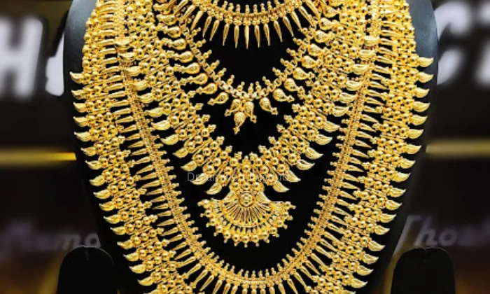KARNIKA GOLD  DIAMONDS